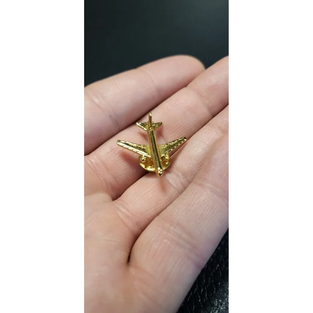 Airbus A320 Series A319 Passenger Aircraft Airliner Czech AirforceTie Pin Badge